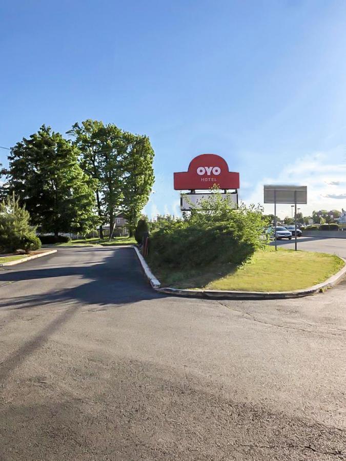 Oyo Hotel Edison Nj Route 1 Exterior foto